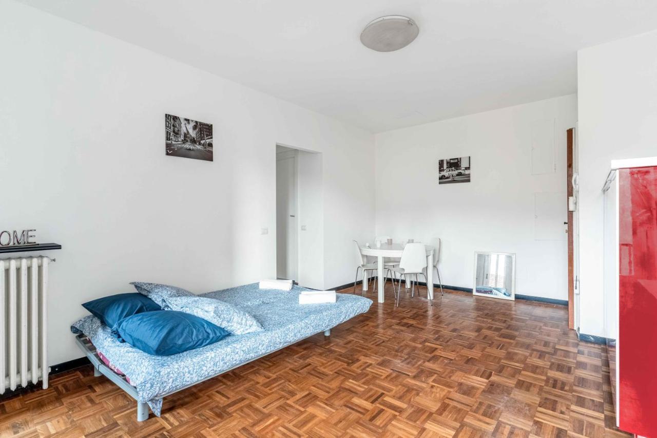 Mi8 -10 Minutes From The Duomo- Large Apartment Милан Экстерьер фото