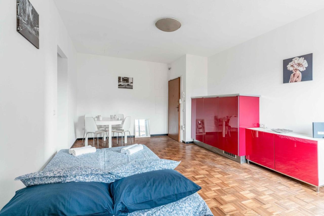 Mi8 -10 Minutes From The Duomo- Large Apartment Милан Экстерьер фото