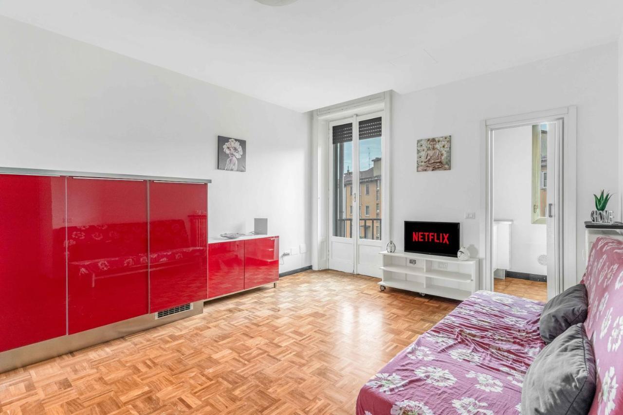 Mi8 -10 Minutes From The Duomo- Large Apartment Милан Экстерьер фото